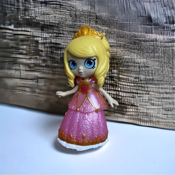 Shopkins Happy Places Lil Shoppie Doll Royal Trends Tiara Kids Toy - Picture 1 of 4